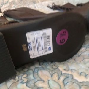 Brand new guess boots